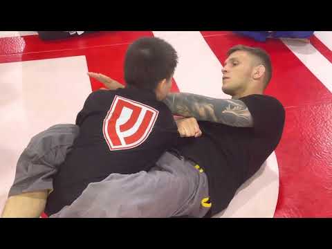 Видео: Простой и эффективный рычаг локтя из закрытого гарда. Как сломать руку сопернику.