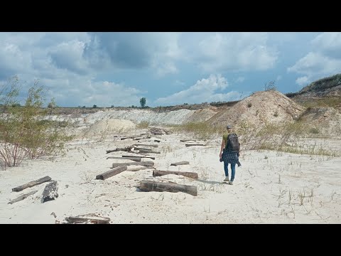 Видео: [ Как в БЕЗУМНОМ МАКСЕ ] Приехали на ЧАПАЕВСКИЙ КАРЬЕР и нашли...ДА МНОГО ЧЕГО НАШЛИ