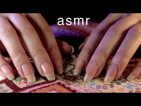 Видео: АСМР для сна 😴 Медленный успокаивающий скретчинг/поглаживание гобеленовой подушки (БЕЗ СЛОВ)