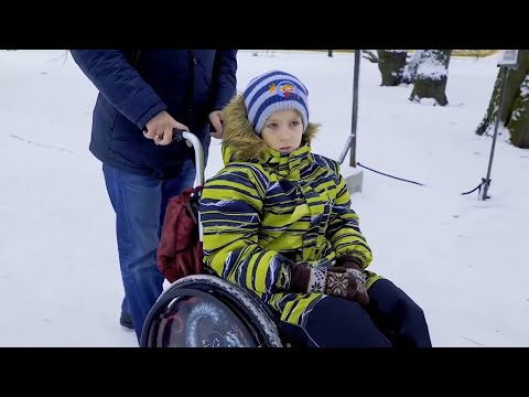 Видео: История мальчика с болезнью Помпе (симптомы)