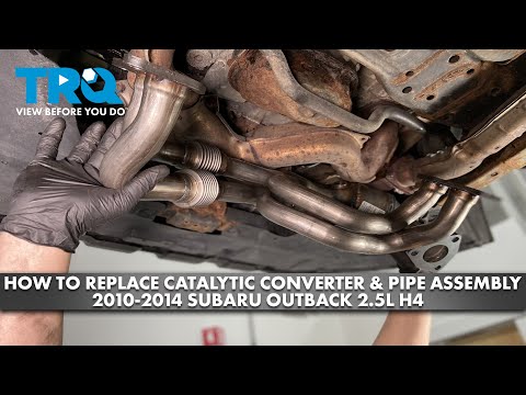 Видео: Как заменить каталитический нейтрализатор и трубную сборку на Subaru Outback 2.5L H4 2010-2014 годов