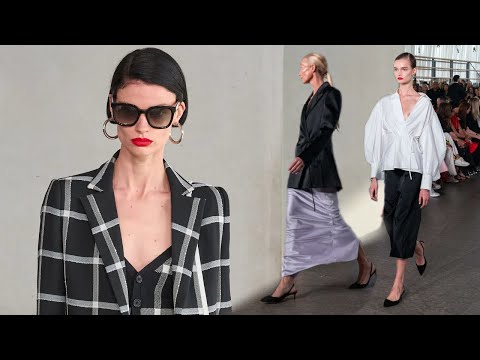 Видео: Carolina Herrera мода в Нью-Йорке весна лето 2024 | Одежда и аксессуары