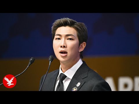 Видео: Лидер BTS RM стал первым артистом K-pop, выступившим с речью на саммите АТЭС