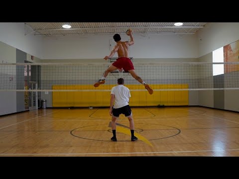 Видео: Спортсмен с вертикалью 50,5 дюймов пытается сыграть в волейбол