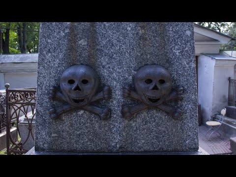 Видео: Необычные могилы Некрополя XVIII века (Лазаревского кладбища)