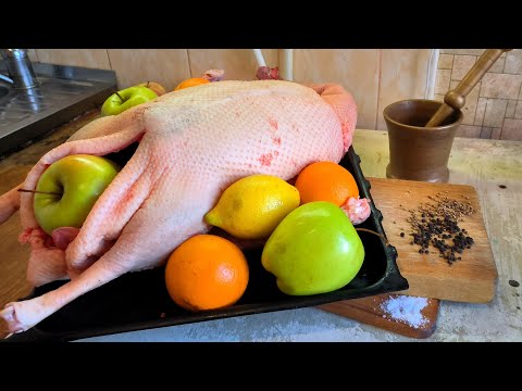 Видео: Гуска запечена з яблуками