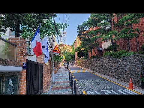 Видео: Прогулка по деревне Сорэ, Французский район в Сеуле | 4K пешеходная экскурсия