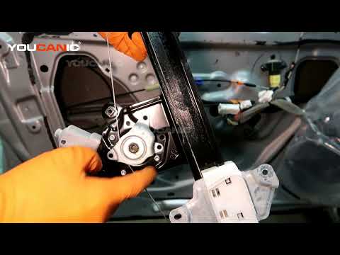 Видео: Снятие стеклоподъемника Nissan Sentra 2013–2019