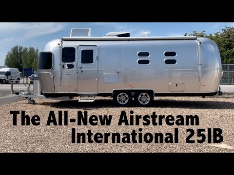 Видео: ЭКСКЛЮЗИВНЫЙ ПЕРВЫЙ ВЗГЛЯД В ВЕЛИКОБРИТАНИИ на совершенно новый Airstream International 25IB 2021...