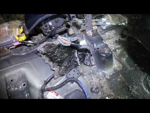 Видео: Suzuki Grand Vitara шумоизоляция пола