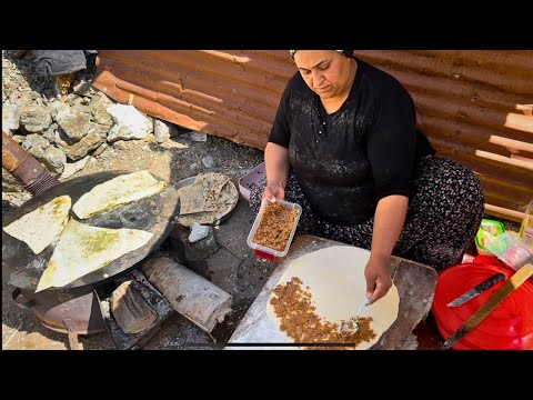 Видео: Традиционный суп айран / Выпечка из трав в деревне / Деревенская жизнь