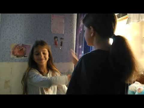 Видео: Девочки дерутся / Афина танцует / Girls fight / Athena dances