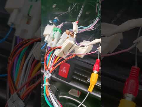 Видео: Подключение японской камеры заднего хода к китайской магнитоле на Android