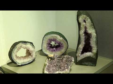 Видео: Выставка "Красота из недр земли";