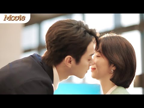 Видео: Босс сдержан? Увидев жену кусает губы, он теряет контроль и целует на столе💋💥