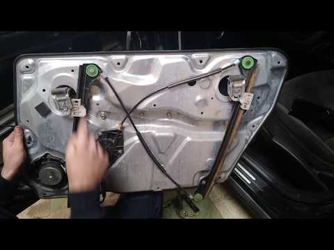Видео: Снятие замка двери / Разборка двери/ Ремонт стеклоподъемника Volkswagen passat b5/ wv golf 4