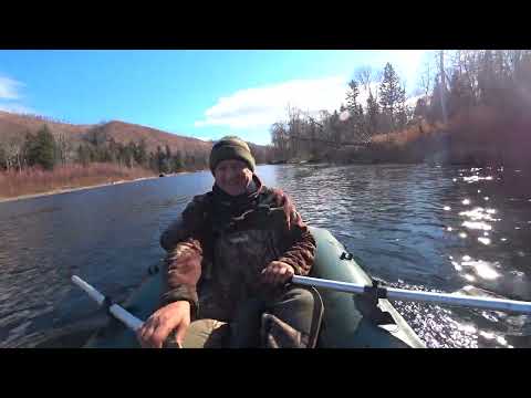 Видео: Ловим хариуса, зимовье в тайге.