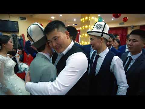 Видео: Тойдо Достордон эн мыкты ыр белек