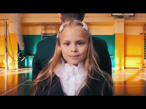 Видео: MILANA STAR & Виталий Гогунский - "Здравствуй школа" (официальное видео) 0+