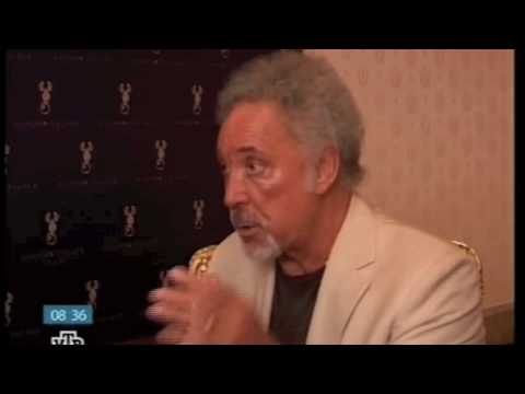 Видео: Интервью с Томом Джонсом (Interview with Tom Jones)