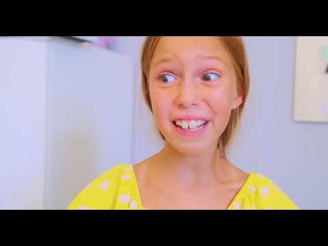 Видео: ПОЧЕМУ Марго и Виола НЕ ХОТЯТ ДРУЖИТЬ С ДЕВЧОНКАМИ??!!