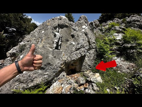 Видео: Бесценная скульптура была удалена из сокровищницы скалы.