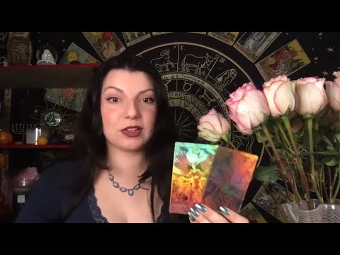 Видео: Будет ли он первый действовать? И возвращать вас. Таро Юлия Петрова