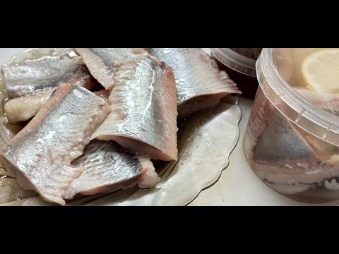 Видео: СЕЛЬДЬ В МАСЛЕ ПРЕСЕРВЫ