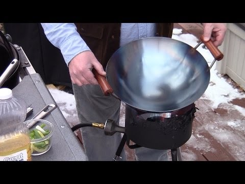 Видео: Подготовка новой сковородки Вок (Wok)