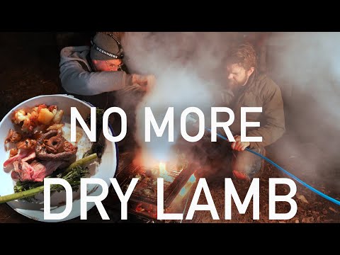 Видео: ИДЕАЛЬНАЯ ЖАРКА ИЗ БАРАНИНЫ НА ОГНЕ — Camp Cooking