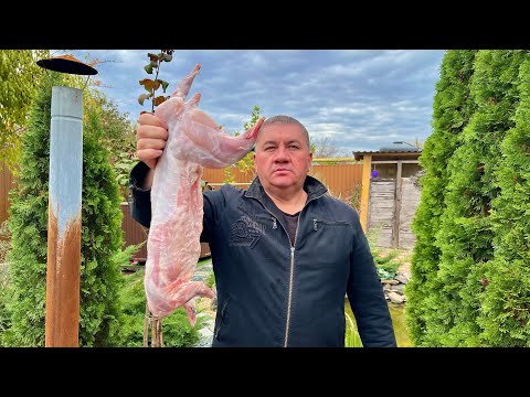 Видео: ДОМАШНИЙ КРОЛИК В КАЗАНЕ НА КОСТРЕ. СОЧНЫЙ РЕЦЕПТ.