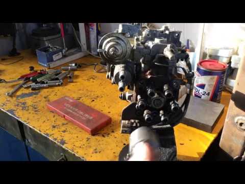 Видео: часть 4  Toyota Land Cruiser 105 4.2d 2005г замер зазора плунжера