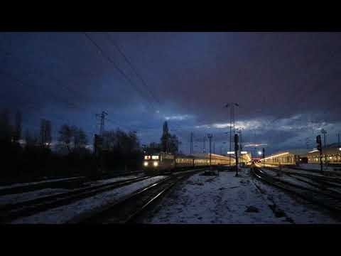 Видео: Бързият влак 2601 "Златни пясъци" потегля от Централна гара София с локомотив "Шкода" 44 088...