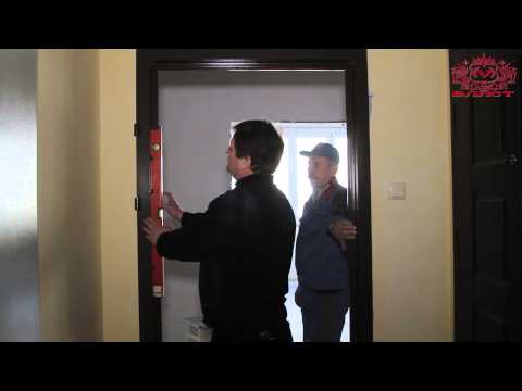 Видео: Монтаж и установка металлической двери