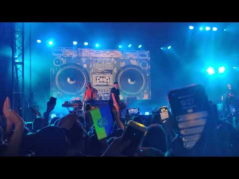 Видео: Бумбокс - Спи собі сама (Варшава, 26.08.22)