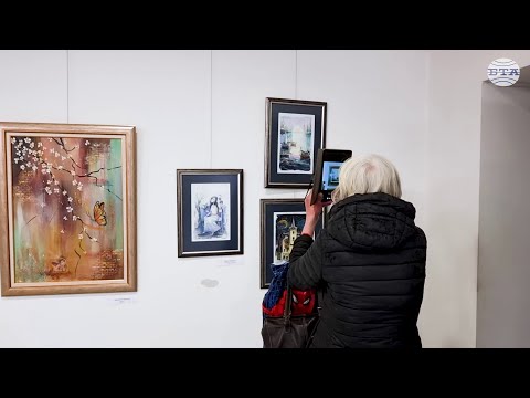 Видео: Изложбата „Пролетен салон“ представя в Ямбол над 60 творби на 28 художници