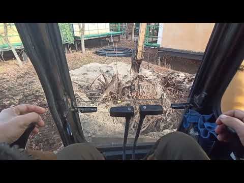 Видео: Борьба с пнями на базе отдыха!  Мини экскаватор.