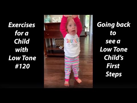 Видео: # 120 Увидеть ее первые ШАГИ: упражнения для ребенка с низким мышечным тонусом