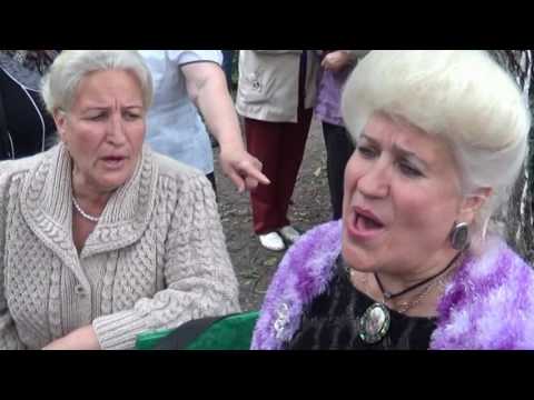 Видео: Любовь Папина поет под гармонь Юрия Коротеева   город Липецк 11 06 2016 года.Видео Ланских