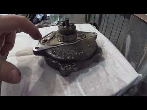Видео: Замена прокладки вакумного насоса m271