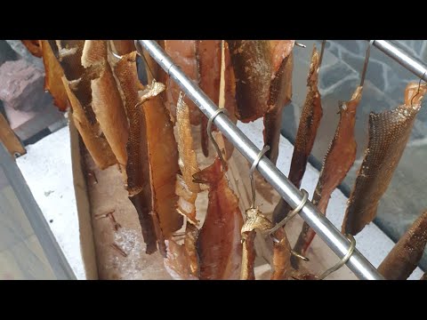 Видео: Коптим рыбу, щуку, судака