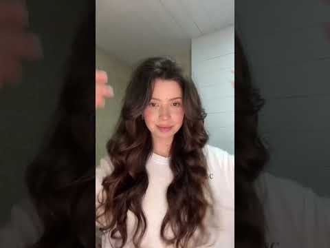 Видео: Как уложить пористые (кудрявые) волосы | Укладка на фен