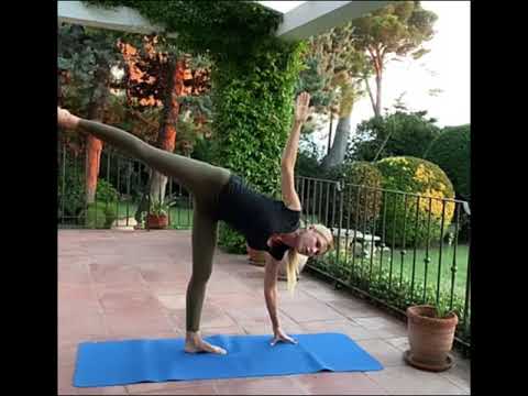 Видео: 94 Йога з Кариною Харчинською. М'який вплив на тіло під час повного місяця.