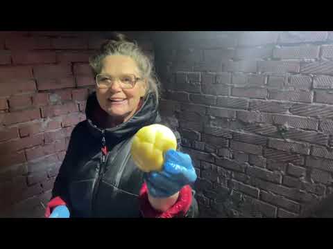 Видео: Соленый арбуз -отличное лакомство  и закуска к новогоднему столу.