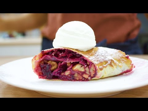 Видео: ШТРУДЕЛЬ ВИШНЕВЫЙ / ВЫТЯЖНОЕ ТЕСТО