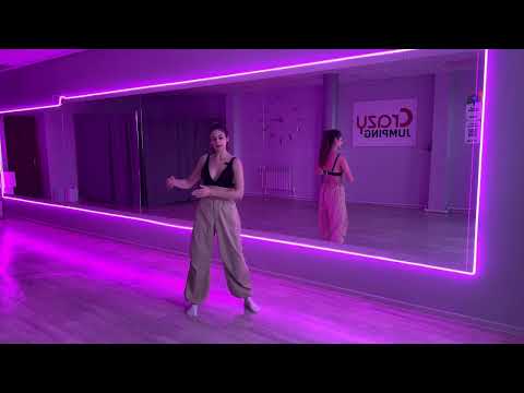 Видео: Движения бёдрами в танце ( больше видео уроков и разборов в моем тг-канале по ссылке в описании )