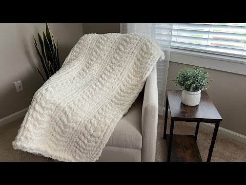 Видео: Вяжем вручную объемное одеяло – резинка «бабочка»