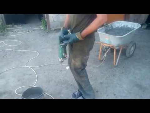 Видео: Вибратор для бетона Sturm CV71101. Проверяем глубинный вибратор.