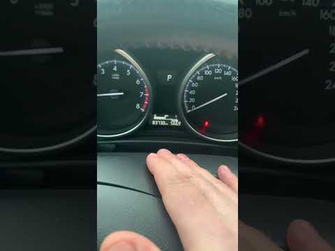 Видео: Обзор от владельца на Mazda 3 BL