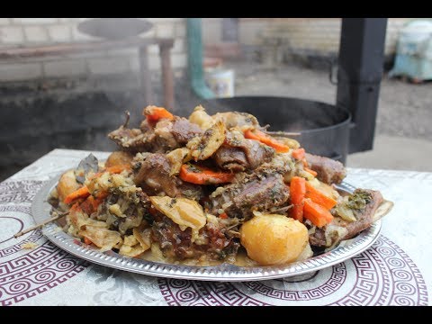 Видео: КРОЛИК ПО КАВКАЗСКИ В КАЗАНЕ С ОВОЩАМИ. Секретный ингредиент.